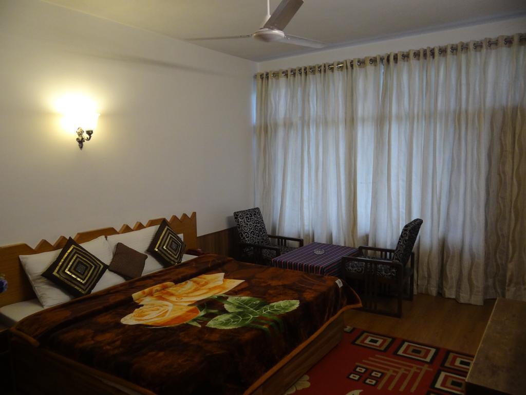 Hotel Natraj Manali Dharamsala Pokój zdjęcie