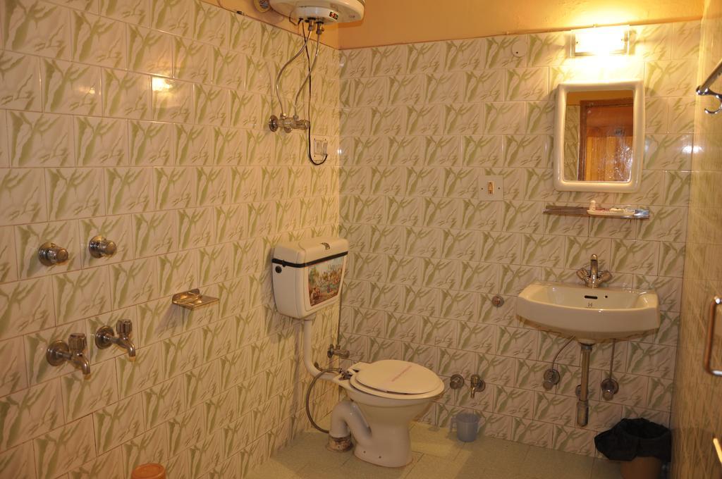 Hotel Natraj Manali Dharamsala Pokój zdjęcie