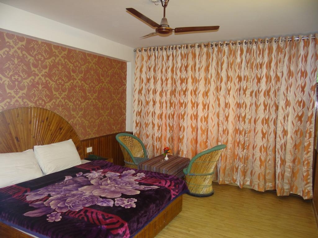 Hotel Natraj Manali Dharamsala Pokój zdjęcie