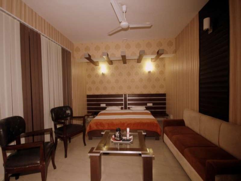 Hotel Natraj Manali Dharamsala Zewnętrze zdjęcie